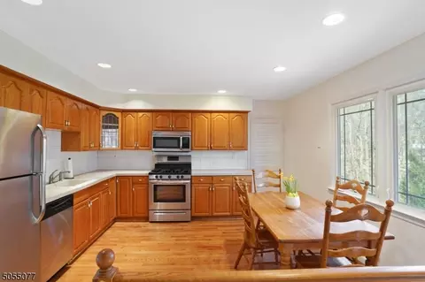 500 Summit Rd, Mountainside, NJ 07092 photo 9