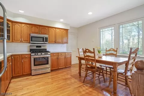 500 Summit Rd, Mountainside, NJ 07092 photo 10