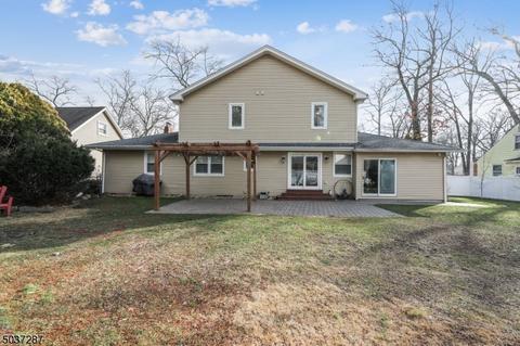 39 Beechwood Dr, Wayne, NJ 07470 photo 2