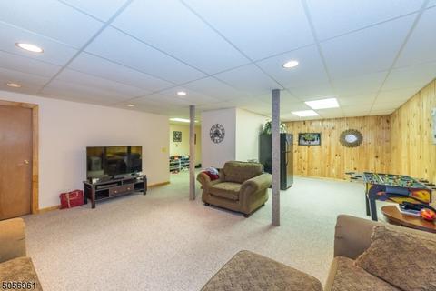 9 Karen Ct, Wayne, NJ 07470 photo 17
