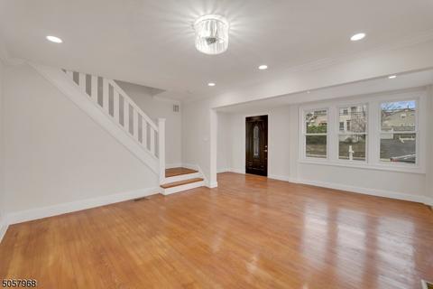 72 Centre St, Nutley, NJ 07110 photo 3