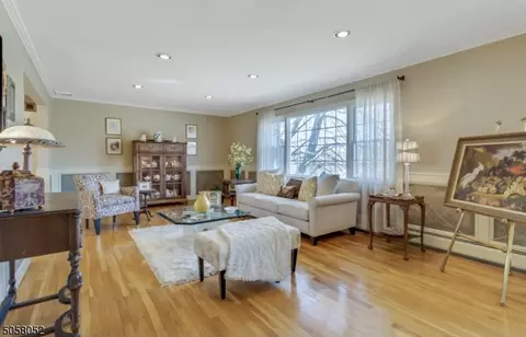 22 Darlington Dr, Wayne, NJ 07470 photo 2