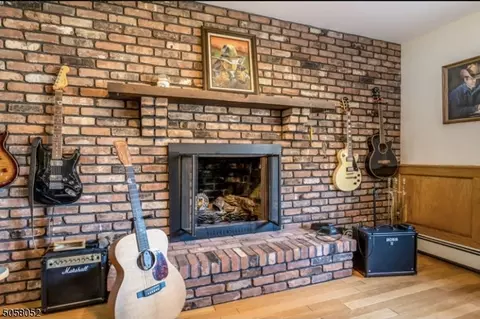 22 Darlington Dr, Wayne, NJ 07470 photo 17