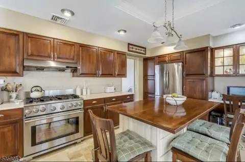 22 Darlington Dr, Wayne, NJ 07470 photo 7