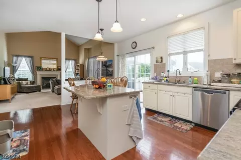12 Crestview Dr, Clinton, NJ 08809 photo 4