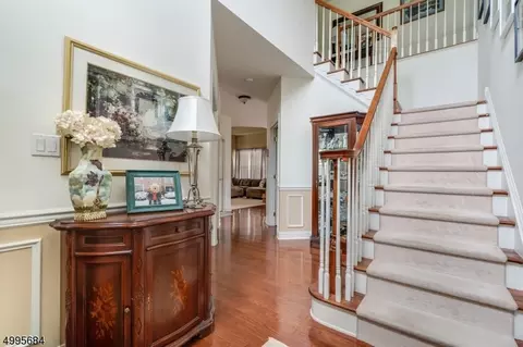12 Crestview Dr, Clinton, NJ 08809 photo 2