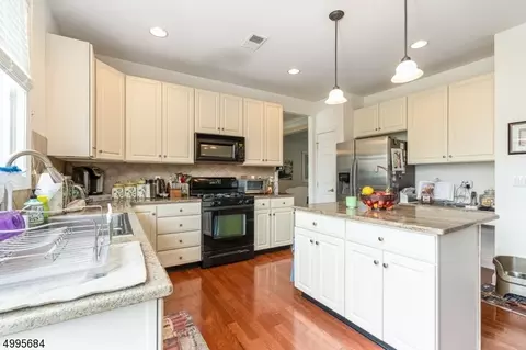 12 Crestview Dr, Clinton, NJ 08809 photo 5