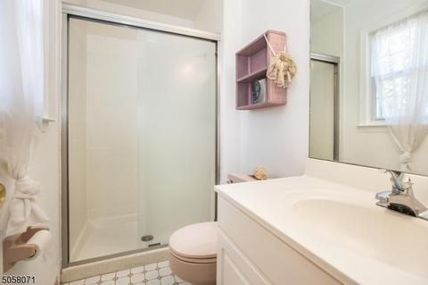 53 Joseph Pl, Wayne, NJ 07470 photo 17