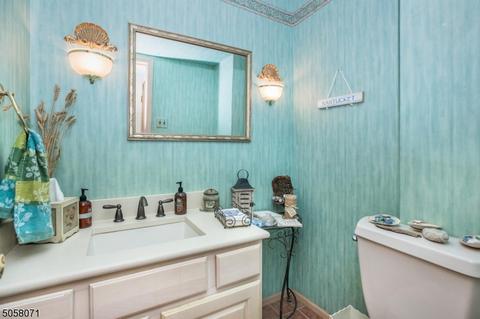 53 Joseph Pl, Wayne, NJ 07470 photo 15