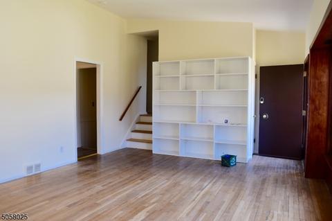 65 Wade Dr, Summit, NJ 07901 photo 3