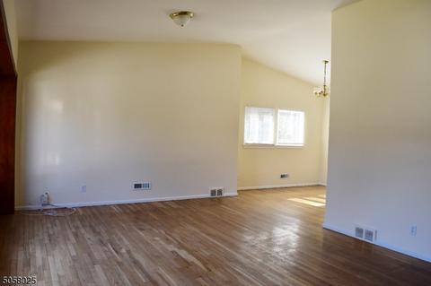 65 Wade Dr, Summit, NJ 07901 photo 2