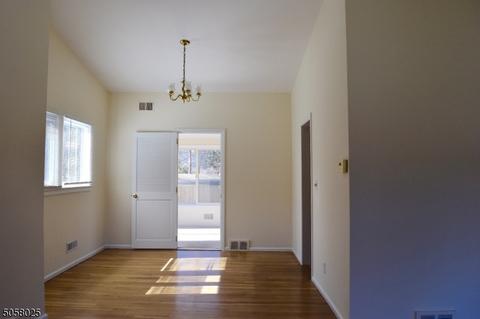 65 Wade Dr, Summit, NJ 07901 photo 4