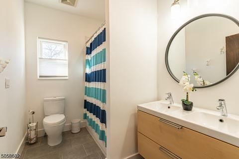 24 Chestnut Dr, Wayne, NJ 07470 photo 18