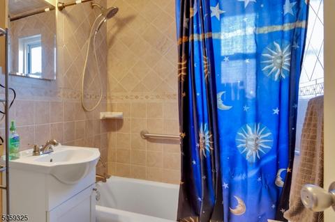 476 Heath Pl #31, Hackensack, NJ 07601 photo 12