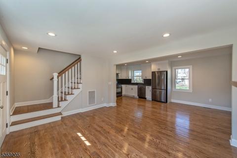 14 6th Ave, Wanaque Boro, NJ 07420 photo 3