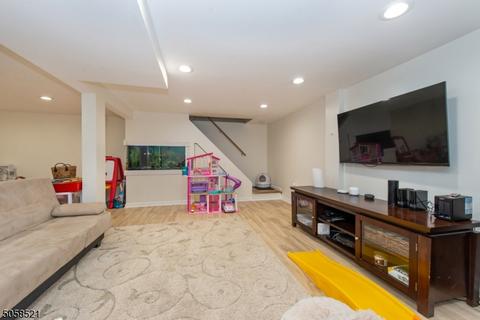 17 Stalter Dr, Wayne, NJ 07470 photo 15