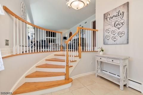191 Lorraine Dr, Berkeley Heights, NJ 07922 photo 3
