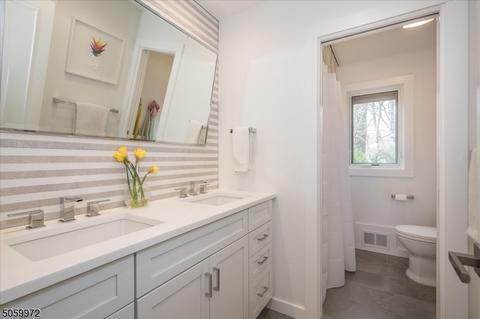 18 Capron Ln, Montclair, NJ 07043 photo 16