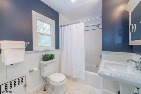 32 Riverview Dr, Montclair, NJ 07043 photo 16