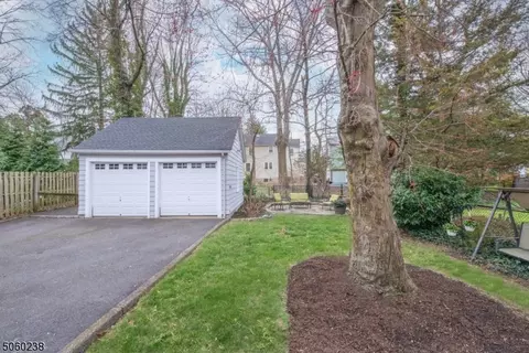 32 Riverview Dr, Montclair, NJ 07043 photo 24