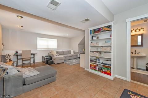 69 Webster Dr, Wayne, NJ 07470 photo 16
