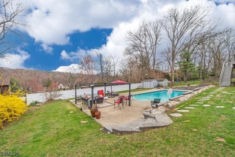 69 Webster Dr, Wayne, NJ 07470 photo 22