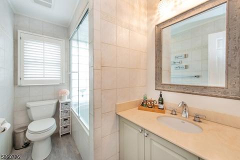 69 Webster Dr, Wayne, NJ 07470 photo 14