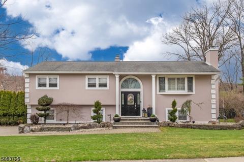 69 Webster Dr, Wayne, NJ 07470 photo 1