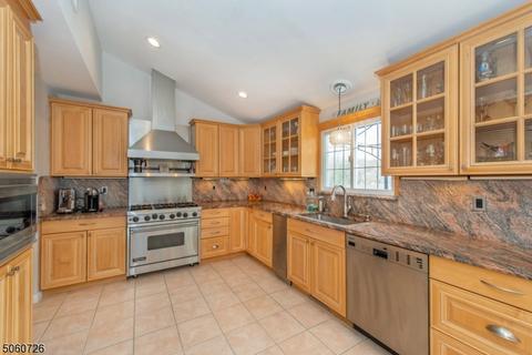69 Webster Dr, Wayne, NJ 07470 photo 10