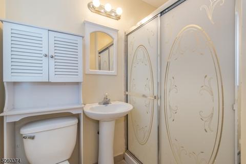 50 Kiwanis Dr, Wayne, NJ 07470 photo 15
