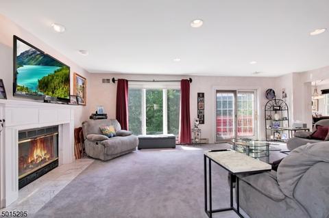14 Dudley Ct, Wayne, NJ 07470 photo 4