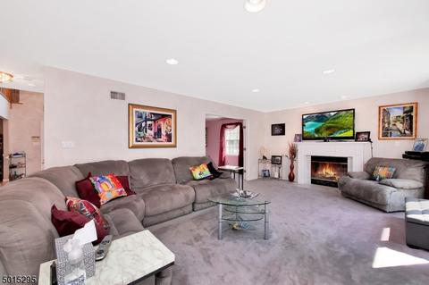 14 Dudley Ct, Wayne, NJ 07470 photo 5