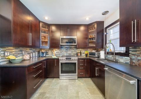 284 High St, Nutley, NJ 07110 photo 5
