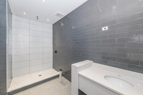 17-11 Gates Pl, Wayne, NJ 07470 photo 12