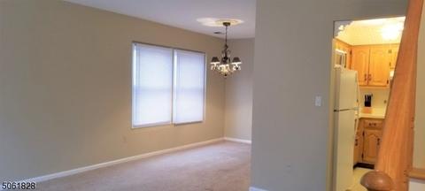 625 Sierra Dr, Hackettstown, NJ 07840 photo 2