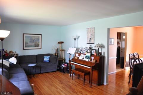 28 Joseph Pl, Wayne, NJ 07470 photo 2