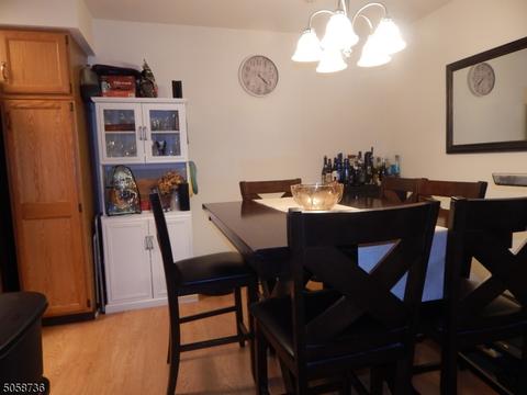 8 Pendleton Ct, Bedminster, NJ 07921 photo 2