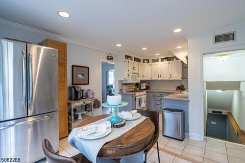 189 Beechwood Dr, Wayne, NJ 07470 photo 2