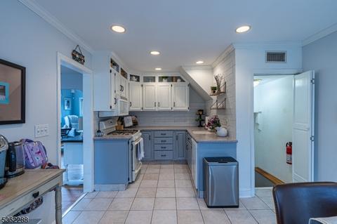 189 Beechwood Dr, Wayne, NJ 07470 photo 3