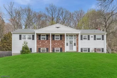 32 Ashburn Rd, Wayne, NJ 07470 photo 1