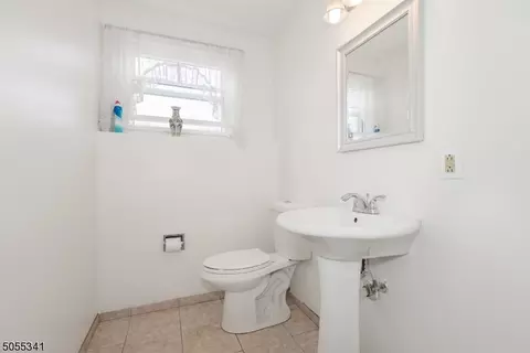 32 Ashburn Rd, Wayne, NJ 07470 photo 8