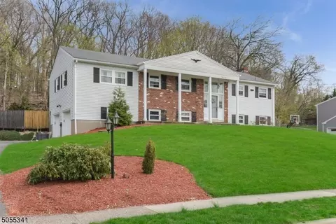 32 Ashburn Rd, Wayne, NJ 07470 photo 2