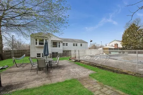 32 Ashburn Rd, Wayne, NJ 07470 photo 4