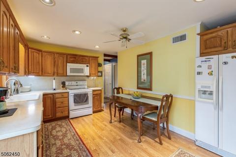 19 Tuttle St, Green Brook, NJ 08812 photo 14