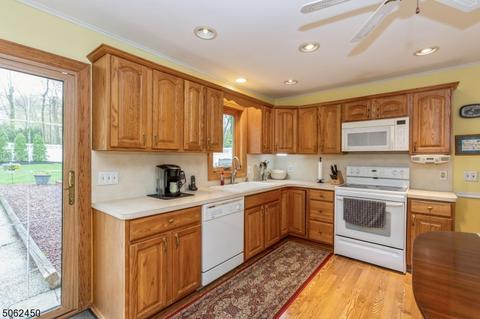 19 Tuttle St, Green Brook, NJ 08812 photo 12