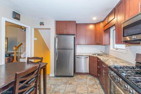19 Burke Rd, Wayne, NJ 07470 photo 3