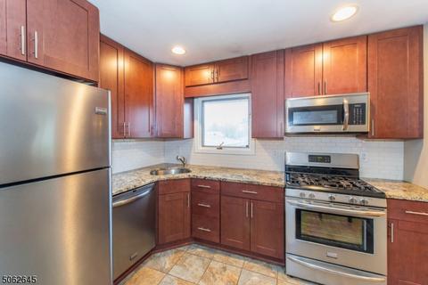19 Burke Rd, Wayne, NJ 07470 photo 2