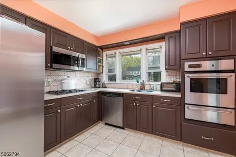 106 Willow Ave, North Plainfield, NJ 07060 photo 4