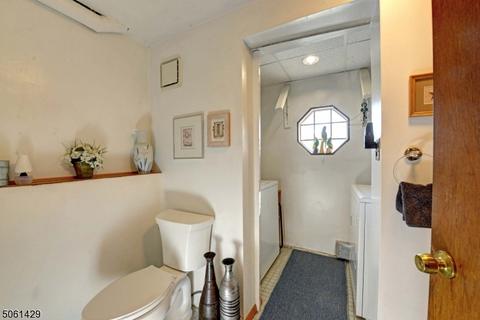 77 Allen Dr, Wayne, NJ 07470 photo 15