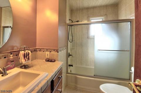 77 Allen Dr, Wayne, NJ 07470 photo 11
